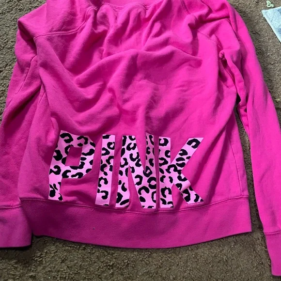 VS PINK Crewneck - Picture 3 of 3